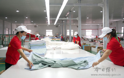 今日綿竹 | 【拼經(jīng)濟(jì) 穩(wěn)增長(zhǎng)】奮楫揚(yáng)帆逐浪行 針織品產(chǎn)業(yè)織就發(fā)展新藍(lán)圖